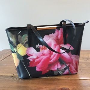 Ted Baker purse with matching wristlet